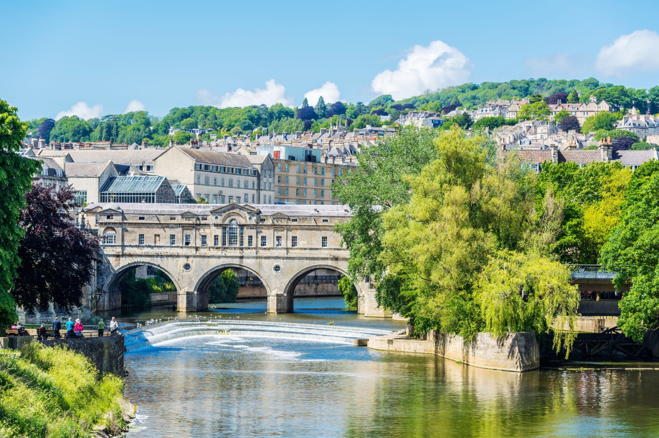 Pulteney Bridge, River Avon, Bath, England